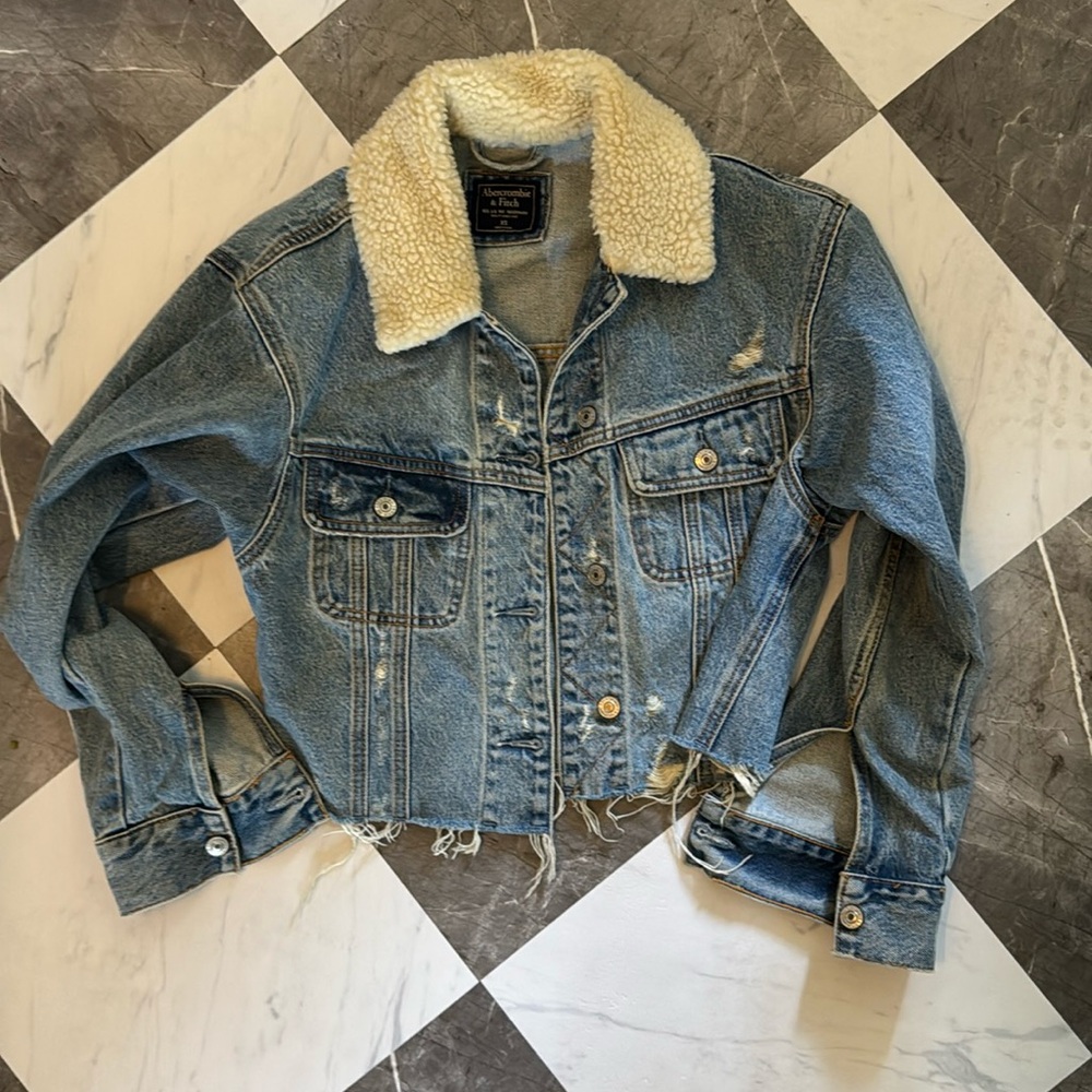 Abercrombie and fitch cropped shearling jean jacket